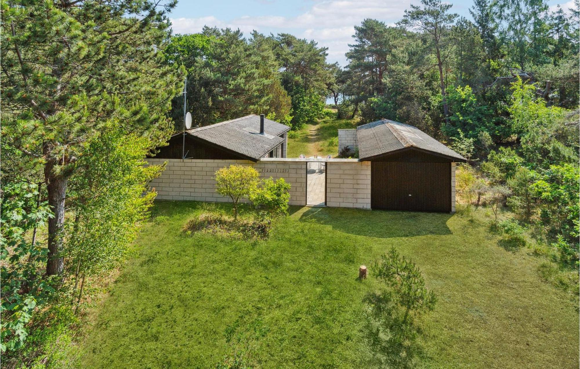 3 Bedroom Awesome Home In Nexo Neksø Exterior foto