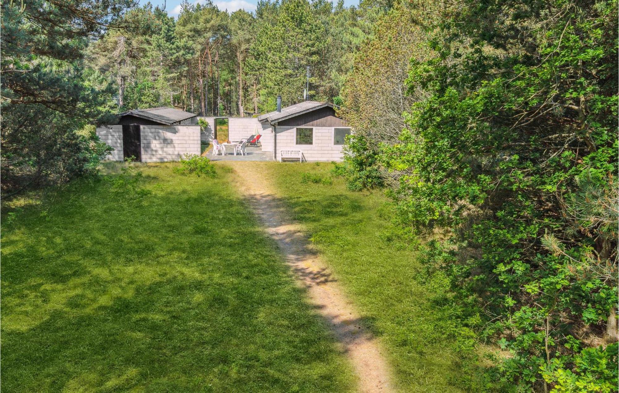 3 Bedroom Awesome Home In Nexo Neksø Exterior foto